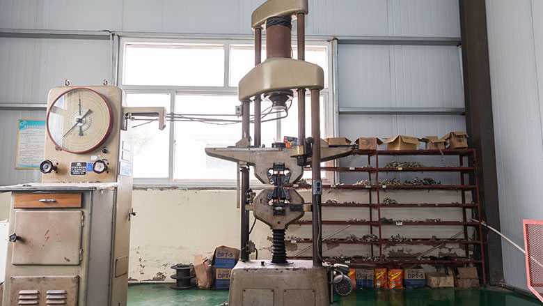 Tensile testing machine