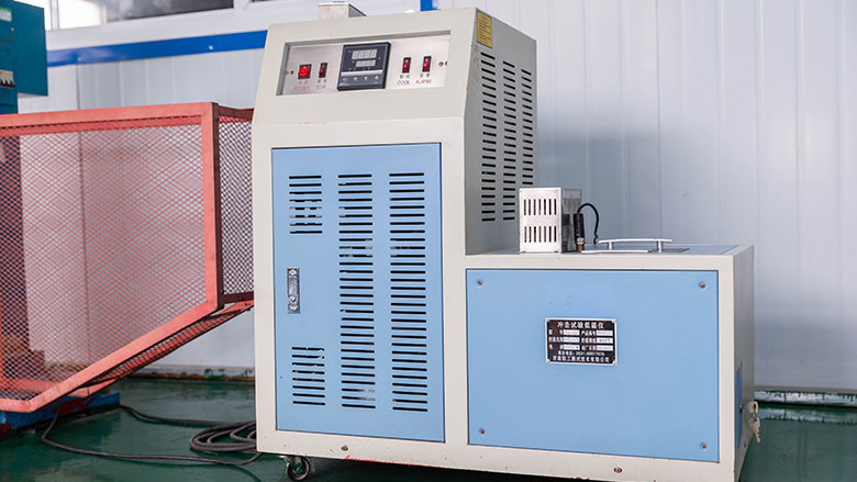 Impact test low-temperature instrument
